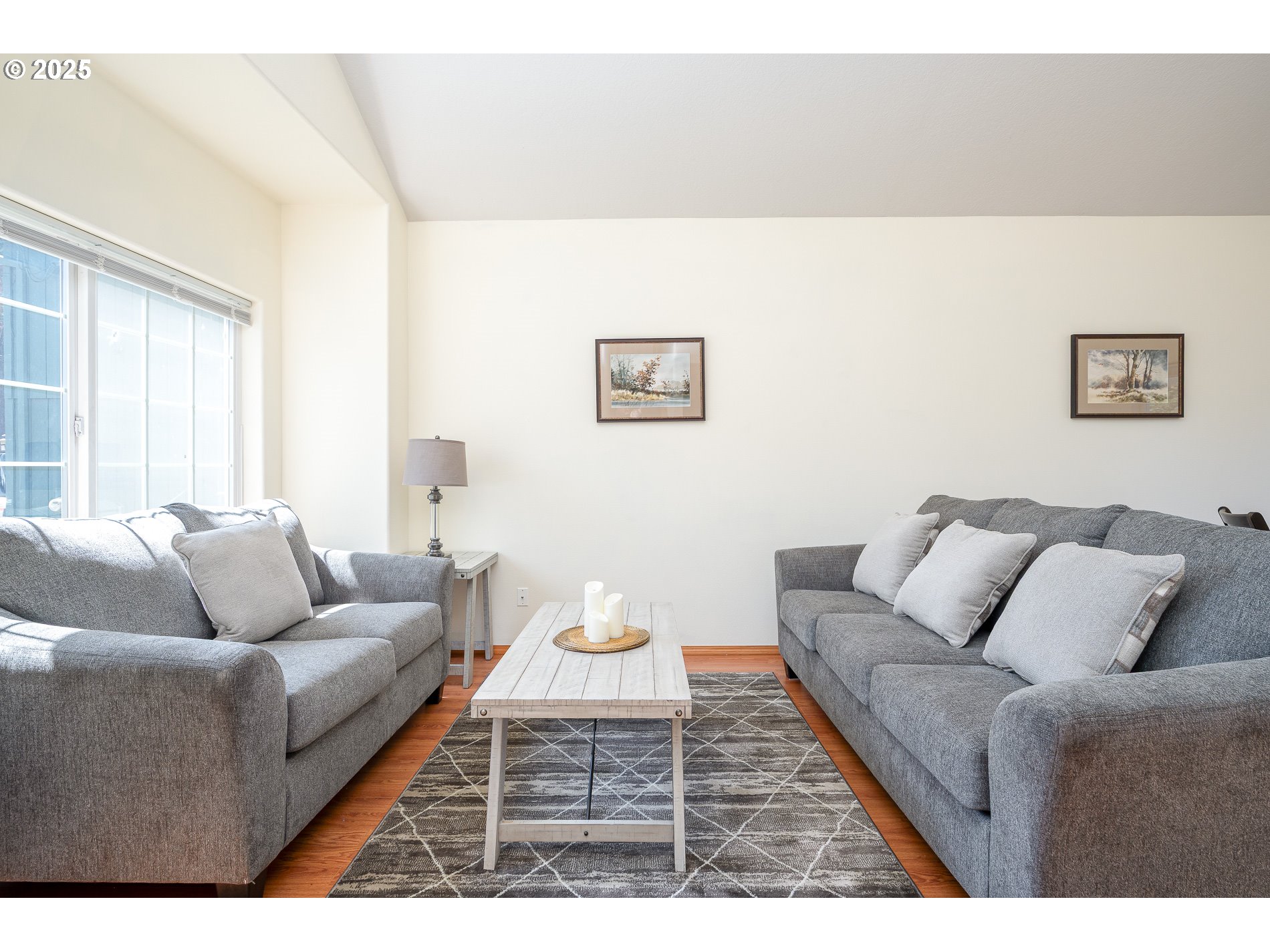 4135 Southwest Brugger Street Portland, OR 97219 - Photo 5 of 46