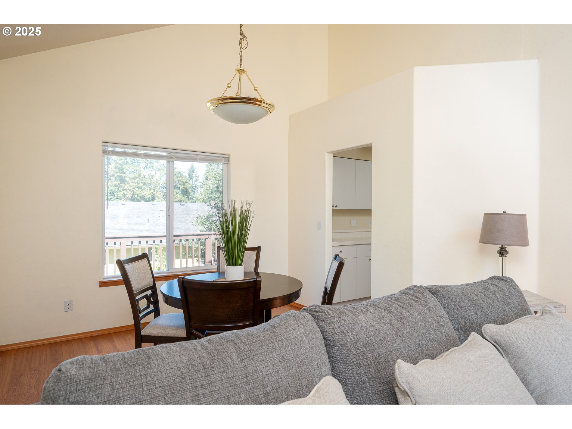 4135 Southwest Brugger Street Portland, OR 97219 - Photo 8 of 46