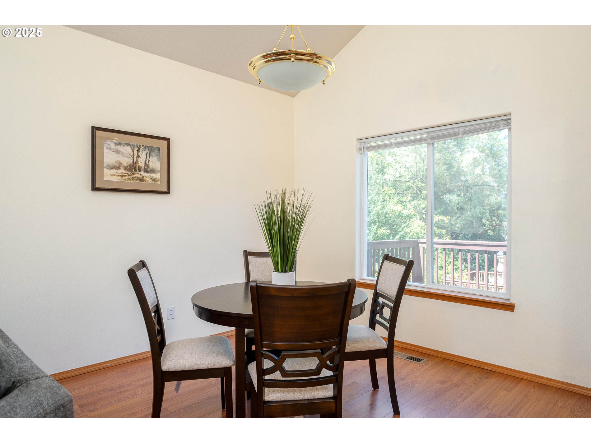 4135 Southwest Brugger Street Portland, OR 97219 - Photo 9 of 46