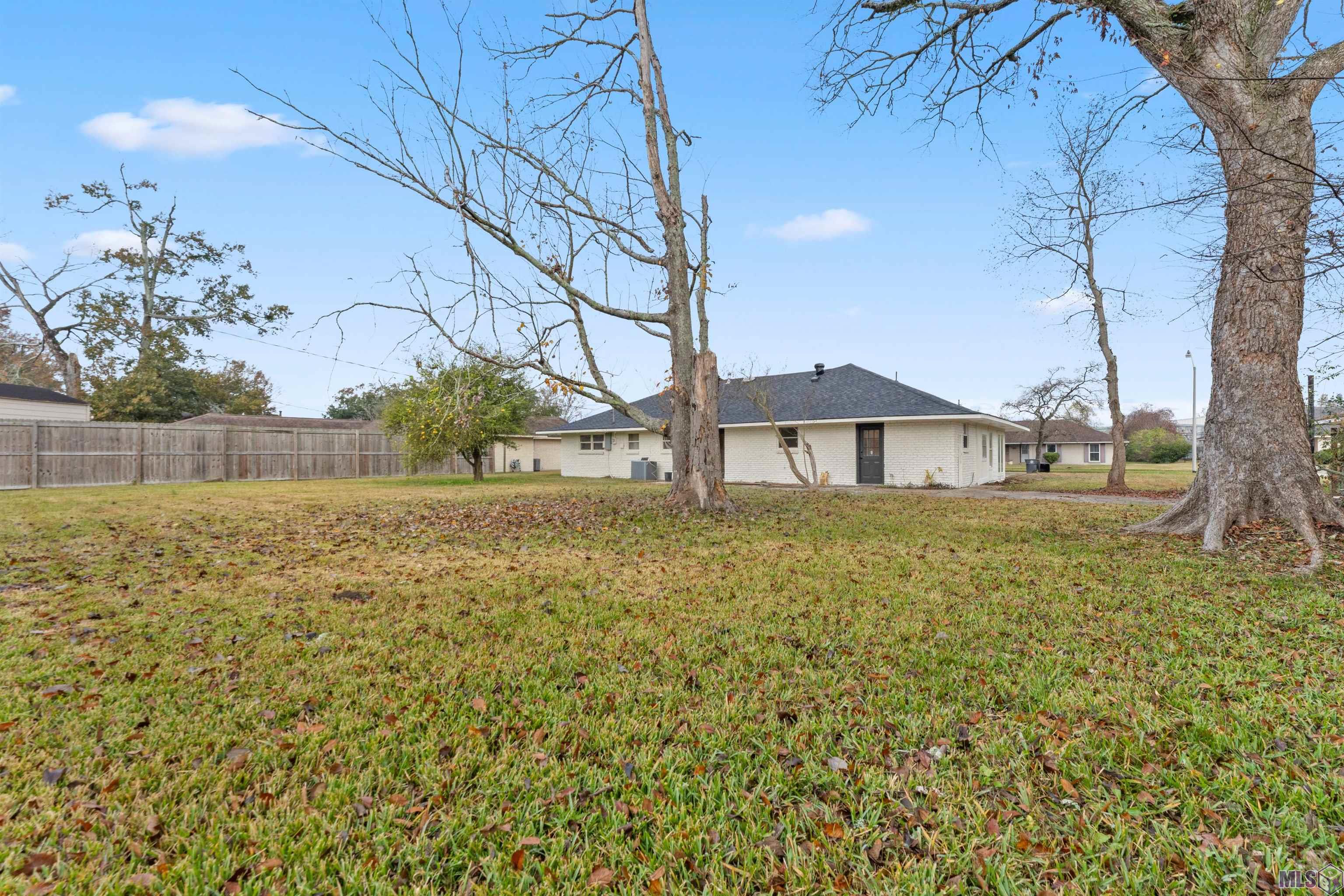 9458 West Darryl Parkway Baton Rouge, LA 70815 - Photo 27 of 32