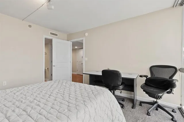 $315,000 | 600 Admiral Boulevard, Unit 1305, Kansas City, MO 64106