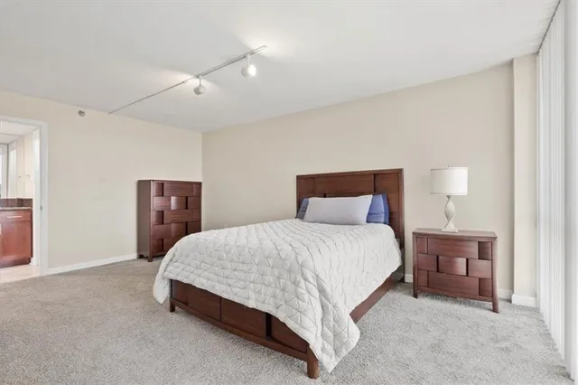 $315,000 | 600 Admiral Boulevard, Unit 1305, Kansas City, MO 64106