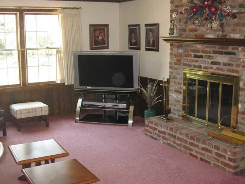 2335 Norton Road Upper St. Clair, PA 15241 - Photo 19 of 25 Family Room.