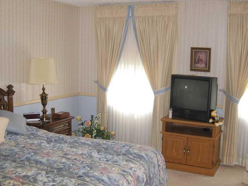2335 Norton Road Upper St. Clair, PA 15241 - Photo 22 of 25 Master Bedroom.