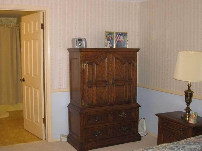 2335 Norton Road Upper St. Clair, PA 15241 - Photo 23 of 25 Master Bedroom.