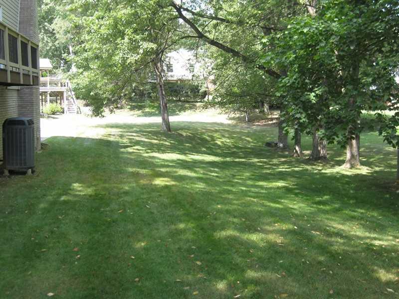 2335 Norton Road Upper St. Clair, PA 15241 - Photo 9 of 25 Yard/Garden.