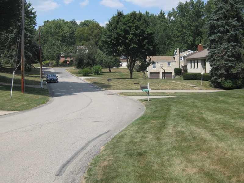 2335 Norton Road Upper St. Clair, PA 15241 - Photo 10 of 25 View.