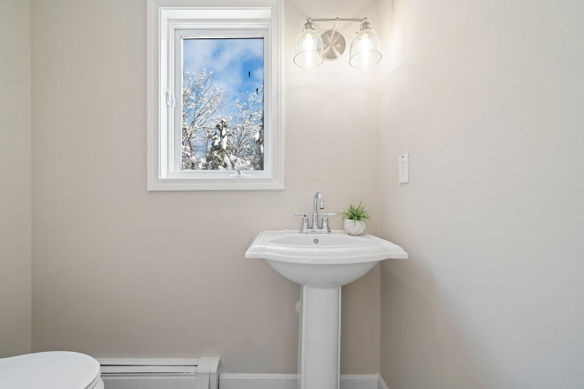 22 Stowell Road Bedford, NH 03110 - Photo 13 of 40 Gallery Image 13