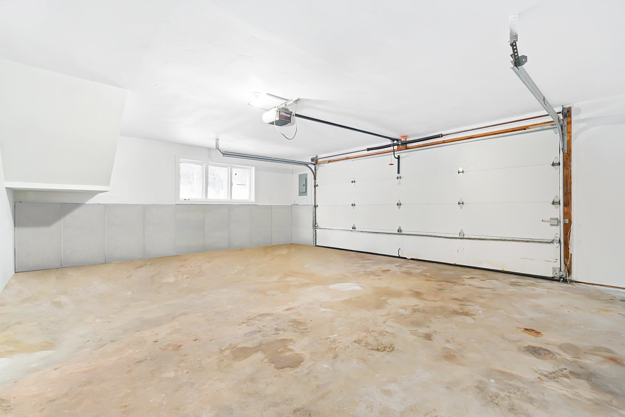 22 Stowell Road Bedford, NH 03110 - Photo 31 of 40 Gallery Image 31
