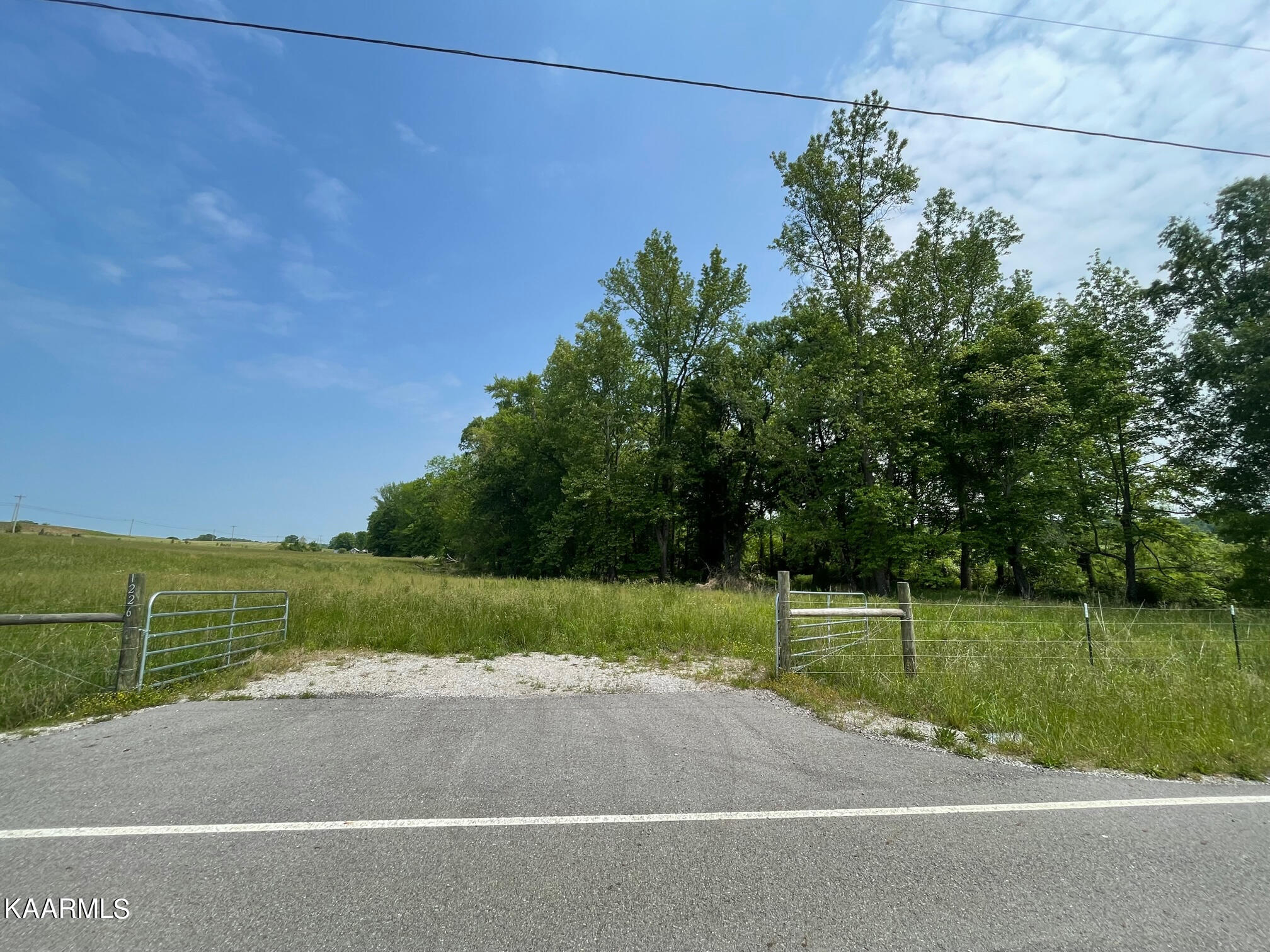 Kentucky Road Walling, TN 38587 - Photo 4 of 19 Entry gate on Jared Rd