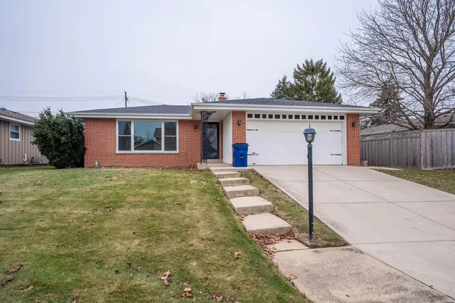 $279,900 | 110 Crab Tree Lane, Racine, WI 53406