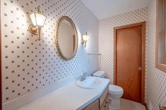 $279,900 | 110 Crab Tree Lane, Racine, WI 53406