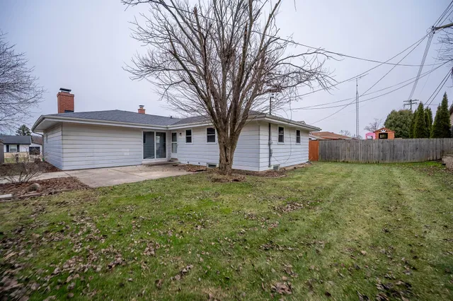 $279,900 | 110 Crab Tree Lane, Racine, WI 53406