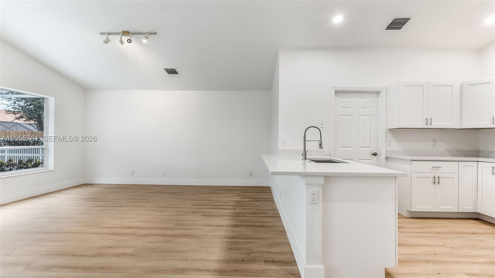 8688 Via Ancho Road Boca Raton, FL 33433 - Photo 9 of 44