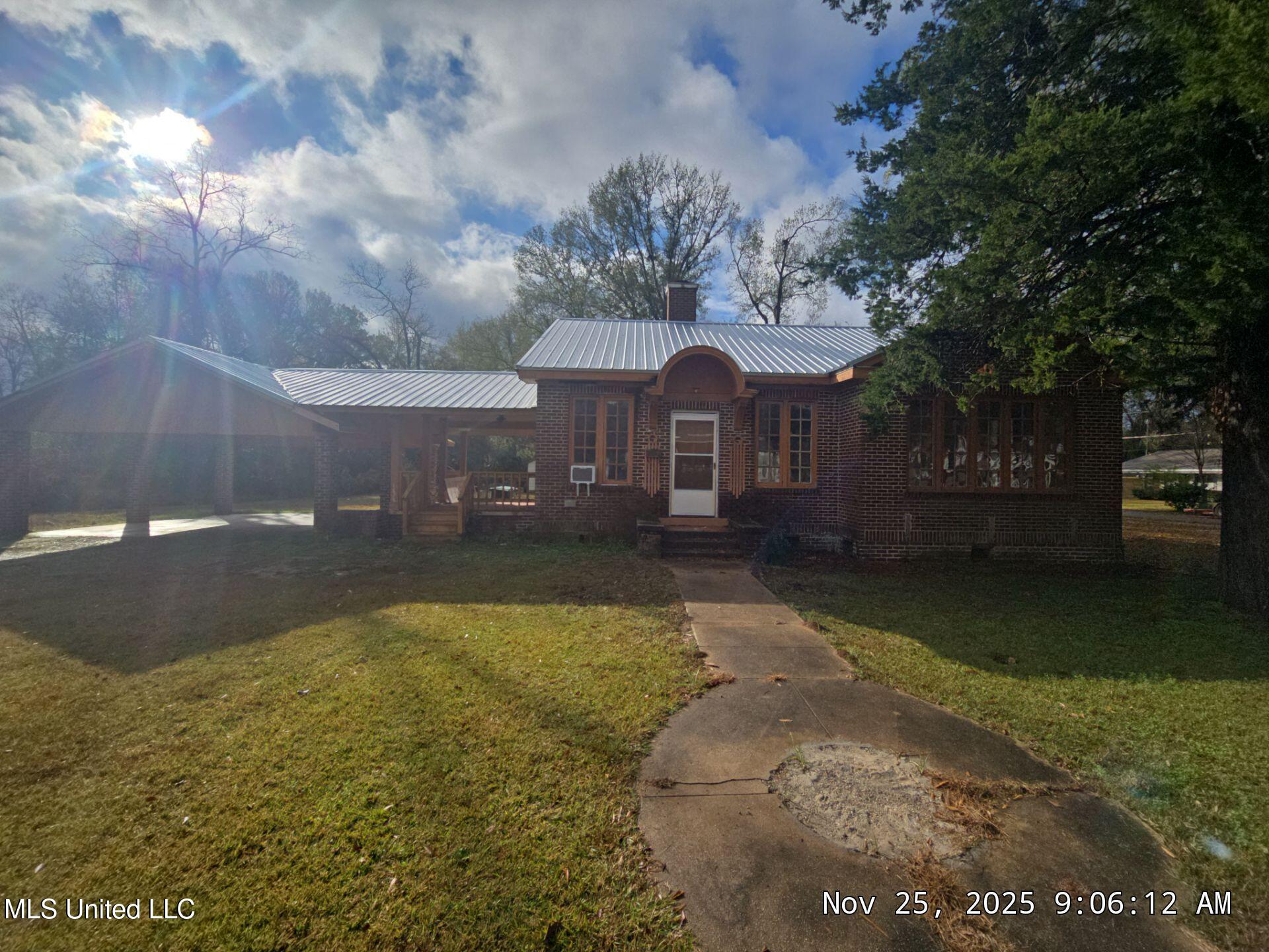 413 Pine Street Lexington, MS 39095 - Photo 1 of 28 Front