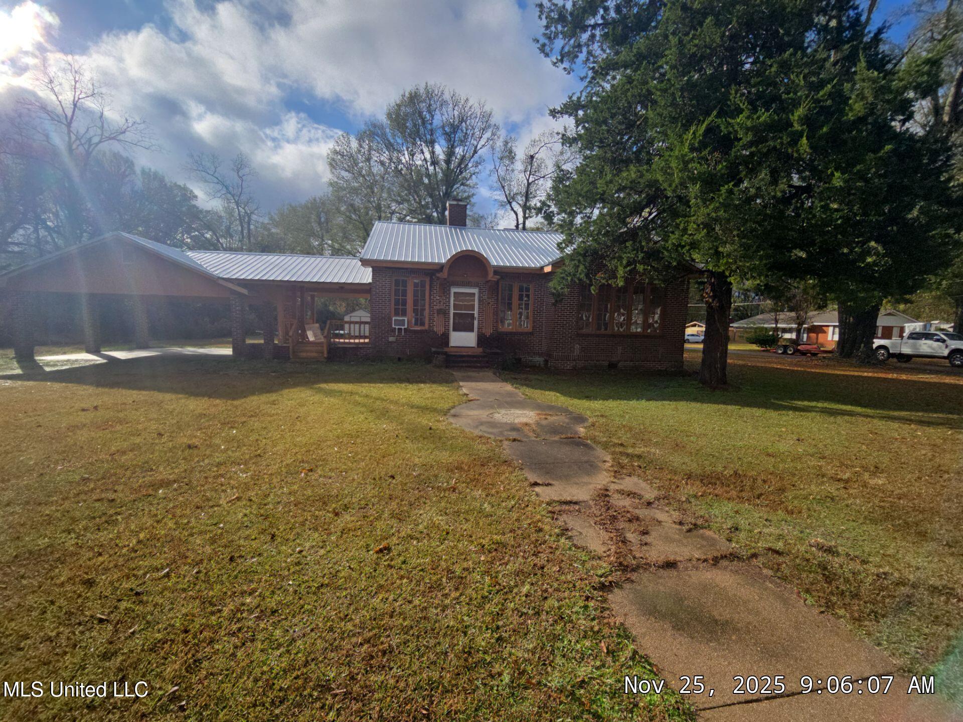 413 Pine Street Lexington, MS 39095 - Photo 2 of 28 front