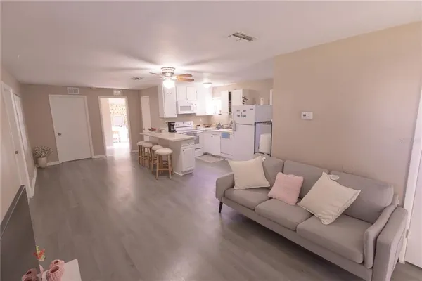 $299,000 | 202 Orangeview Circle, Lakeland, FL 33803
