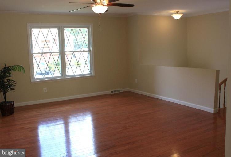13103 Miles Road Middle River, MD 21220 - Photo 2 of 29 Living Room