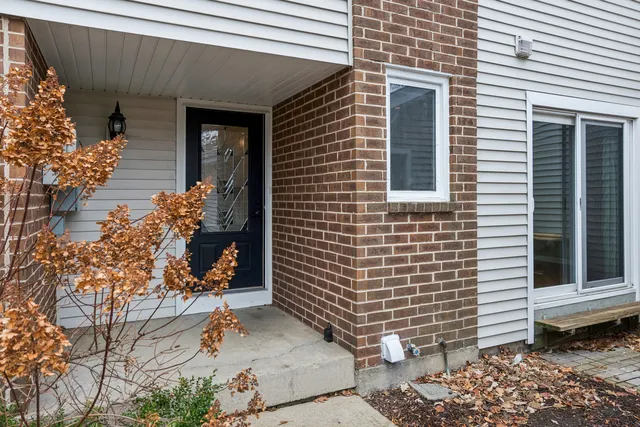 $339,000 | 30W539 Fairway Drive, Naperville, IL 60563