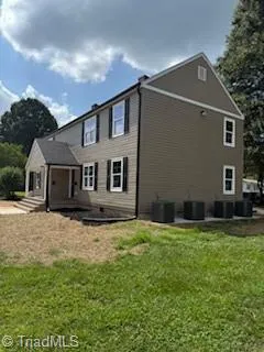 $1,250 | 139 Nelson Street, Unit 201, Kernersville, NC 27284