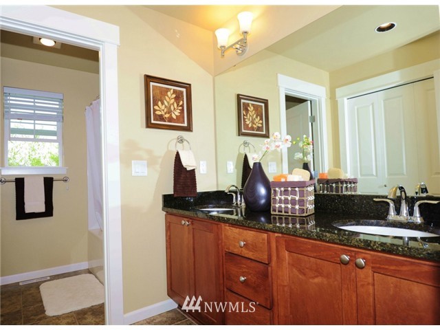 5605 Northeast 5th Circle Renton, WA 98059 - Photo 11 of 13