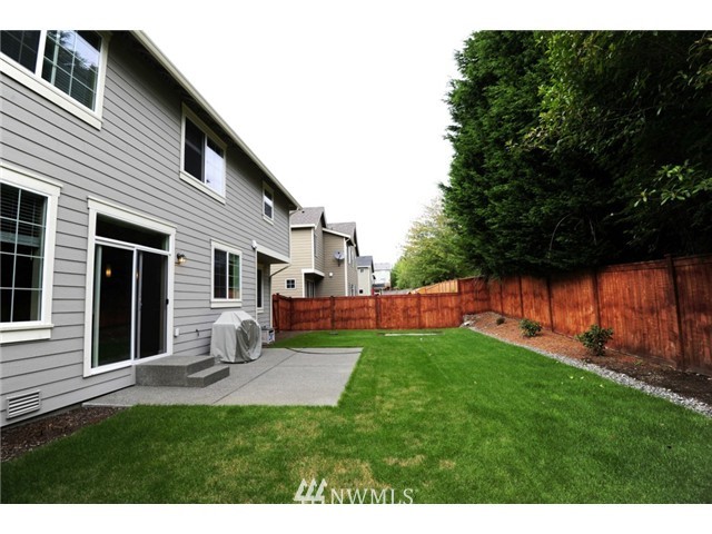 5605 Northeast 5th Circle Renton, WA 98059 - Photo 12 of 13