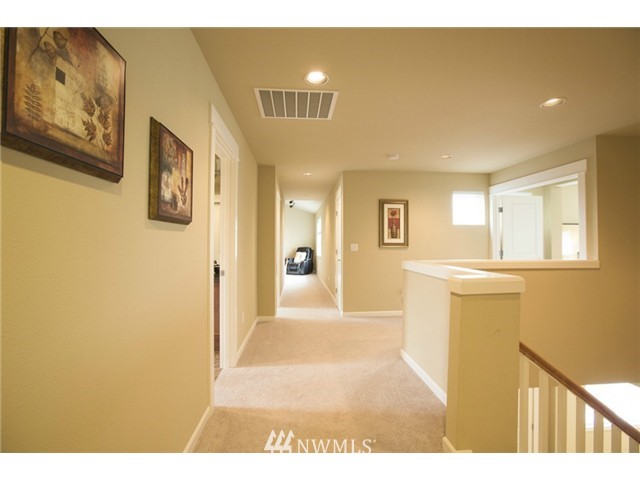 5605 Northeast 5th Circle Renton, WA 98059 - Photo 8 of 13
