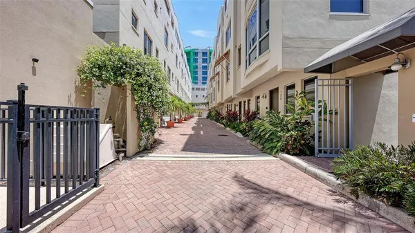 $4,650 | 235 Cocoanut Avenue, Unit 128E, Sarasota, FL 34236