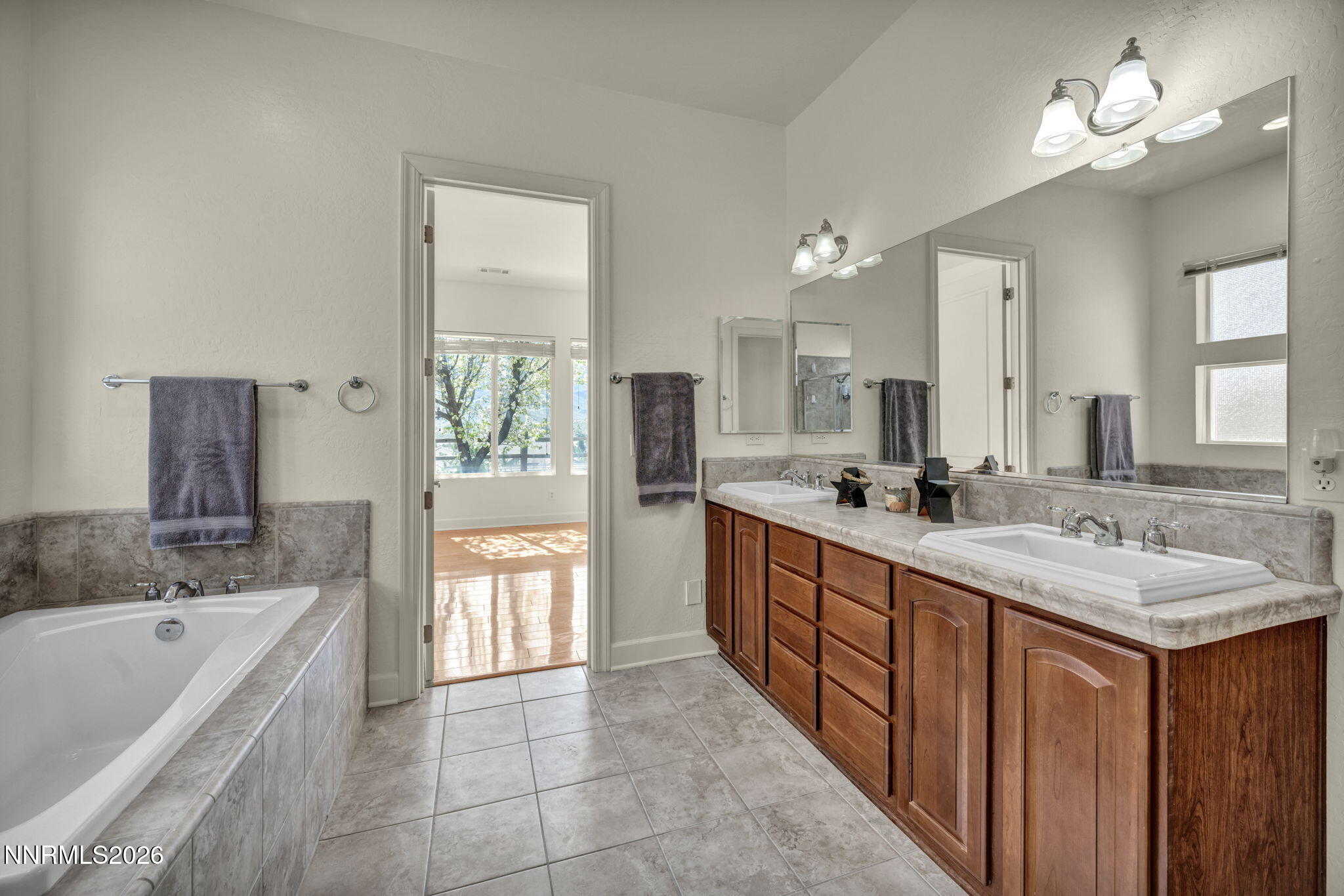 9160 Mount Pleasant Drive Reno, NV 89523 - Photo 22 of 36 Primarybath