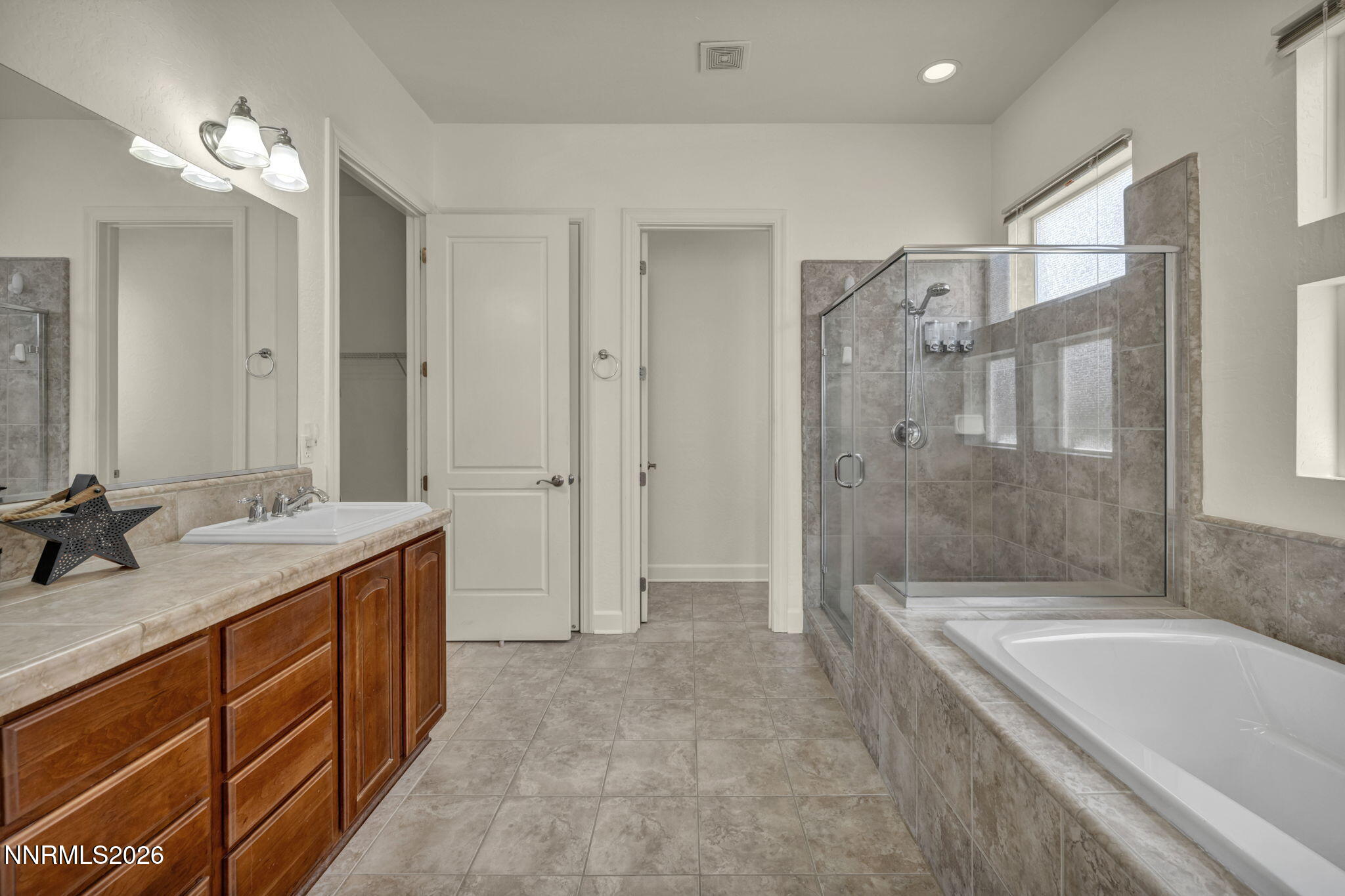 9160 Mount Pleasant Drive Reno, NV 89523 - Photo 23 of 36 Primarybath1