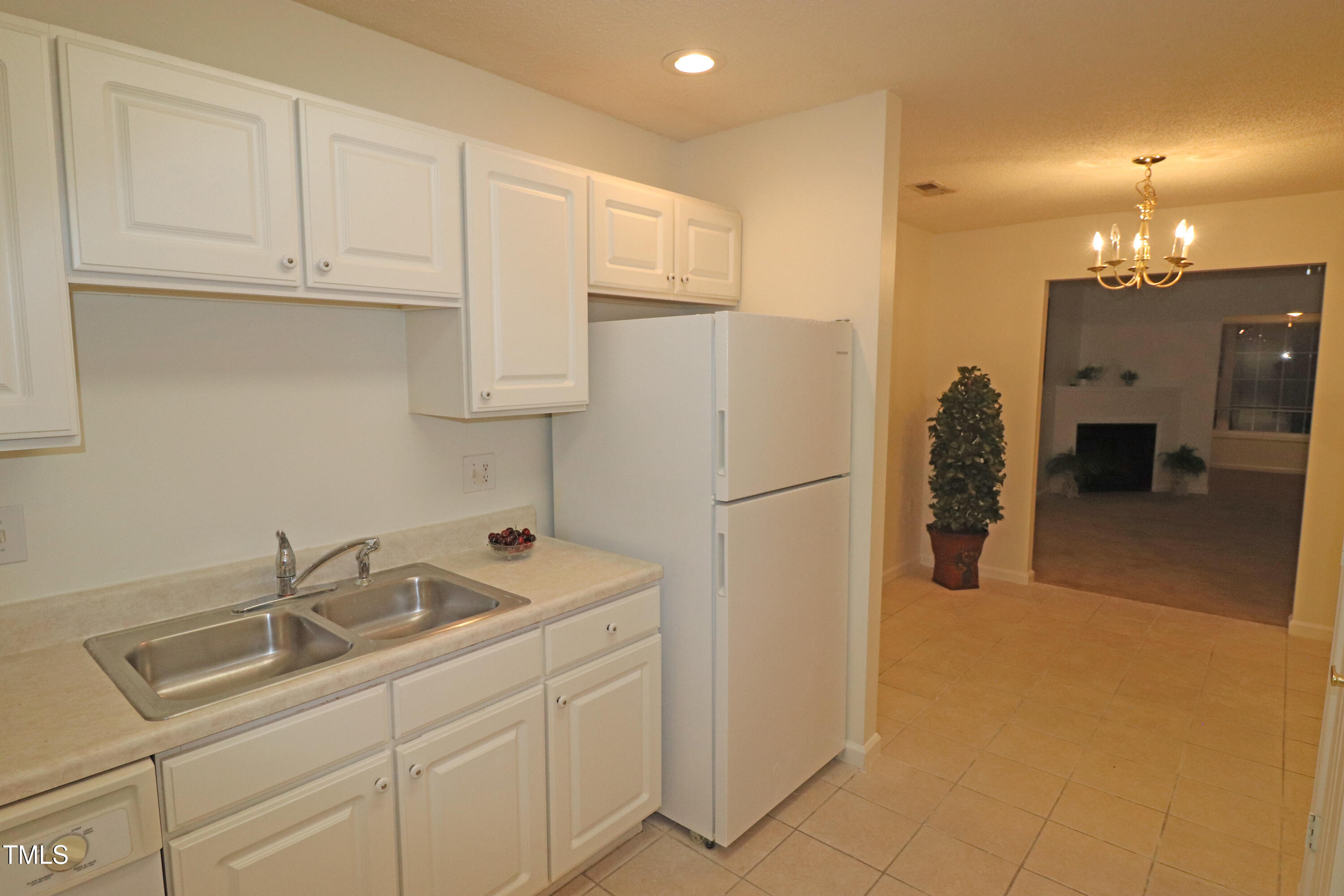 11321 Involute Place, Unit 102 Raleigh, NC 27617 - Photo 16 of 37 Kitchen