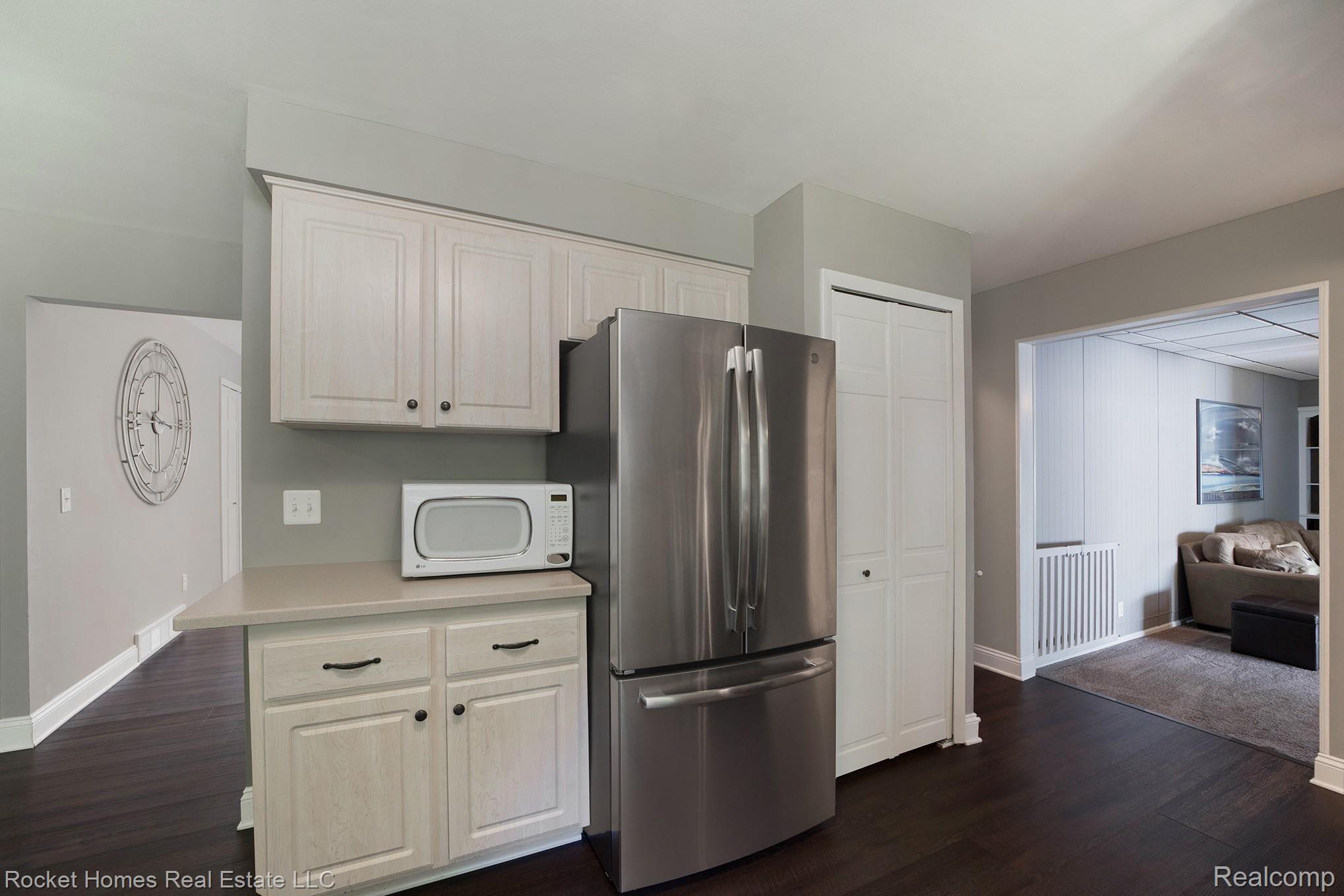5585 Farley Road Clarkston, MI 48346 - Photo 10 of 28 017A5477.JPG