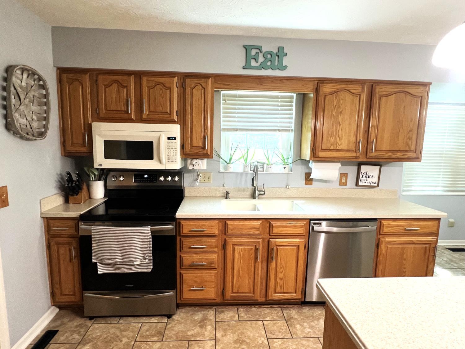 7013 Raspberry Ridge Hamilton, OH 45011 - Photo 5 of 32 Gallery Image 5