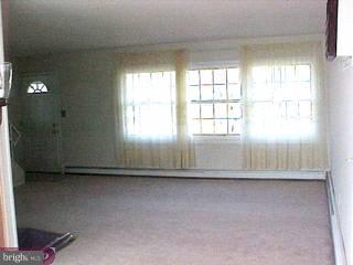 44 Candytuft Road Levittown, PA 19057 - Photo 3 of 6