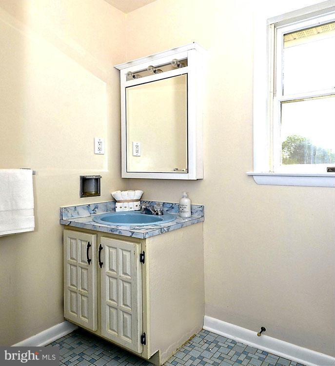 5507 Brooks Woods Road Lothian, MD 20711 - Photo 23 of 30 Owner Suite Private Bath
