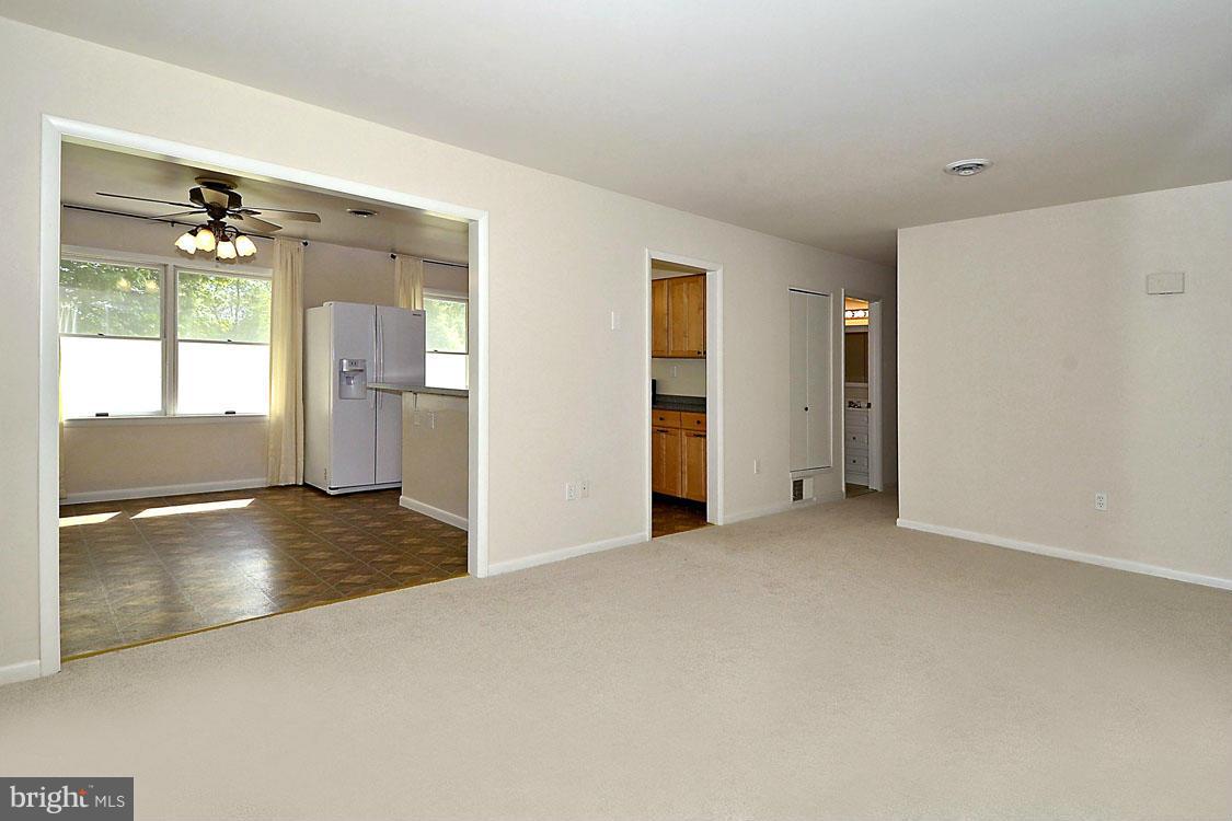 5507 Brooks Woods Road Lothian, MD 20711 - Photo 4 of 30 Turnkey Ready Home with Neutral Decor