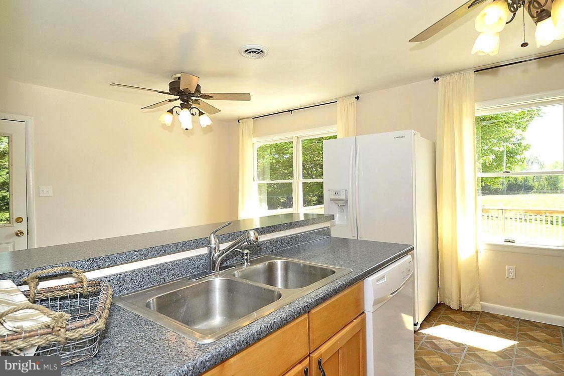 5507 Brooks Woods Road Lothian, MD 20711 - Photo 5 of 30 Updated Kitchen