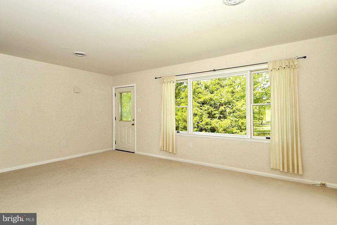 5507 Brooks Woods Road Lothian, MD 20711 - Photo 10 of 30 Picture Window Living Room