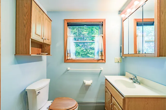 $349,900 | 56 Gross Neck Road, Waldoboro, ME 04572