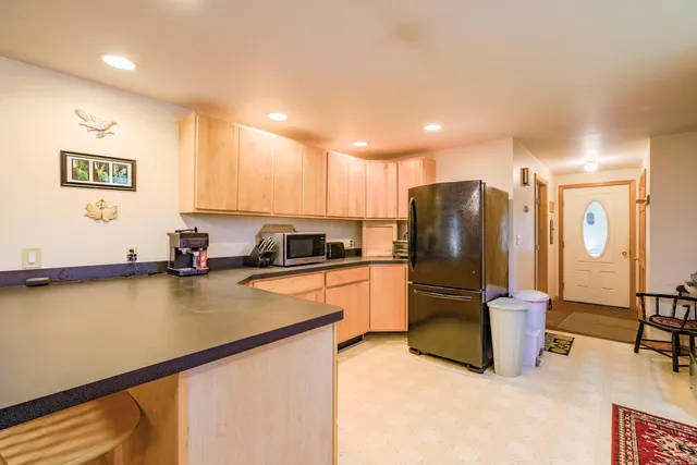 $349,900 | 56 Gross Neck Road, Waldoboro, ME 04572