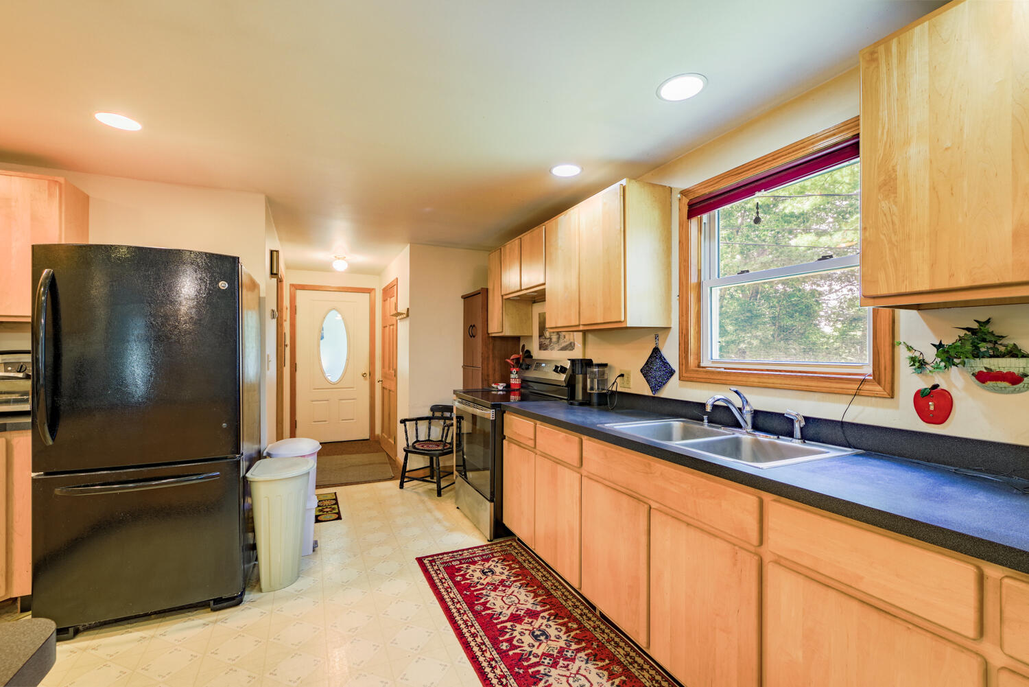 56 Gross Neck Road Waldoboro, ME 04572 - Photo 7 of 24 56 Gross Pt 09-(ZF-2487-38833-1-054)