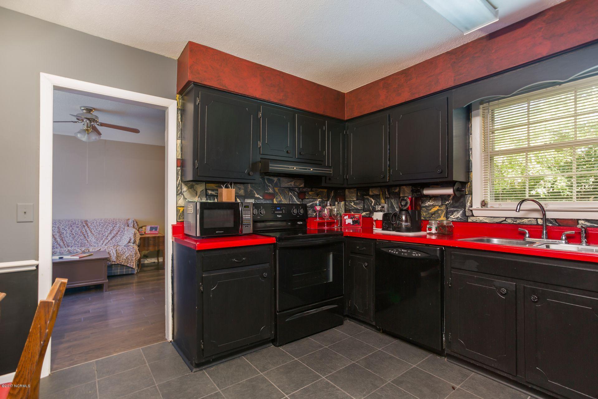 415 Kelly Road Wilmington, NC 28409 - Photo 8 of 21 6