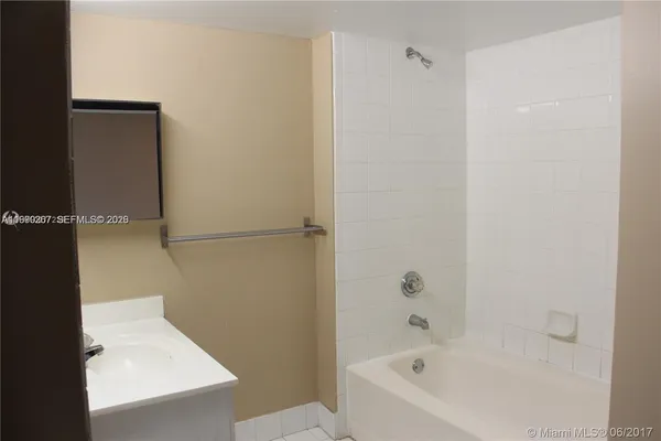 $1,850 | 9640 Northwest 2nd Street, Unit 106, Pembroke Pines, FL 33024