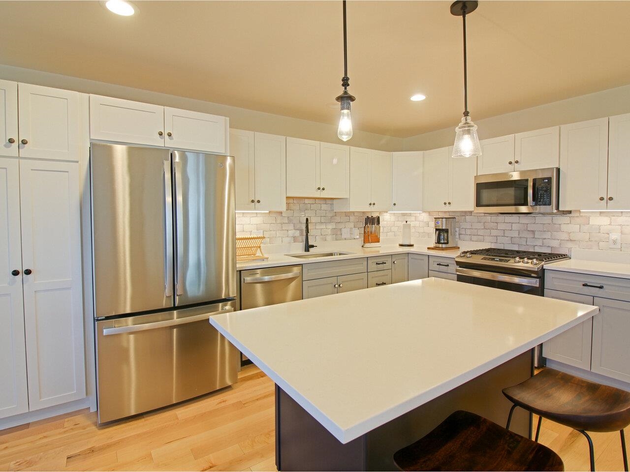 17 Greenbrook Circle Milton, VT 05468 - Photo 4 of 34