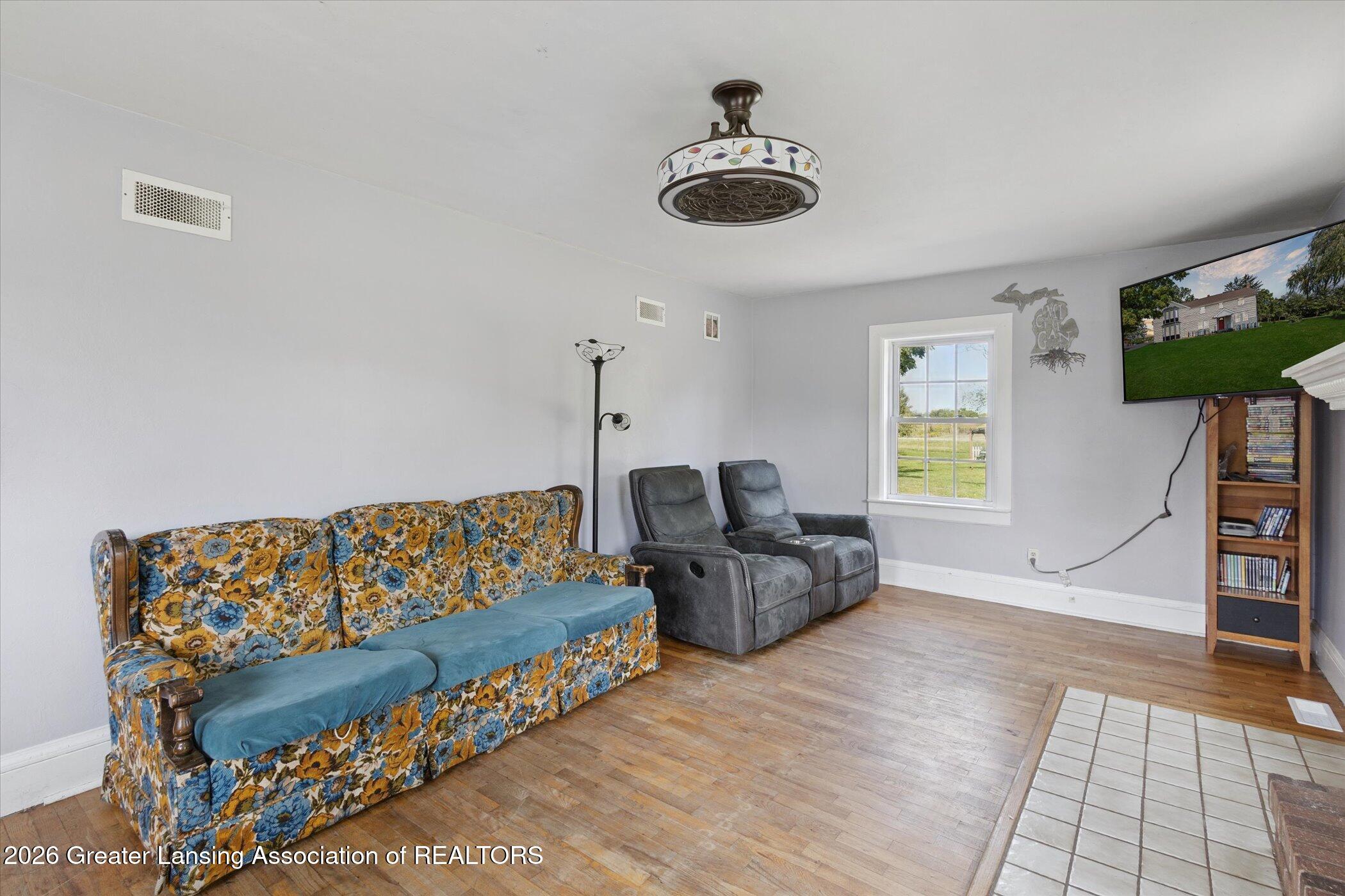 2615 East Alward Road St. Johns, MI 48879 - Photo 9 of 76 08-2615-Alward-Rd-Laingsburg-MI-48848-Wi