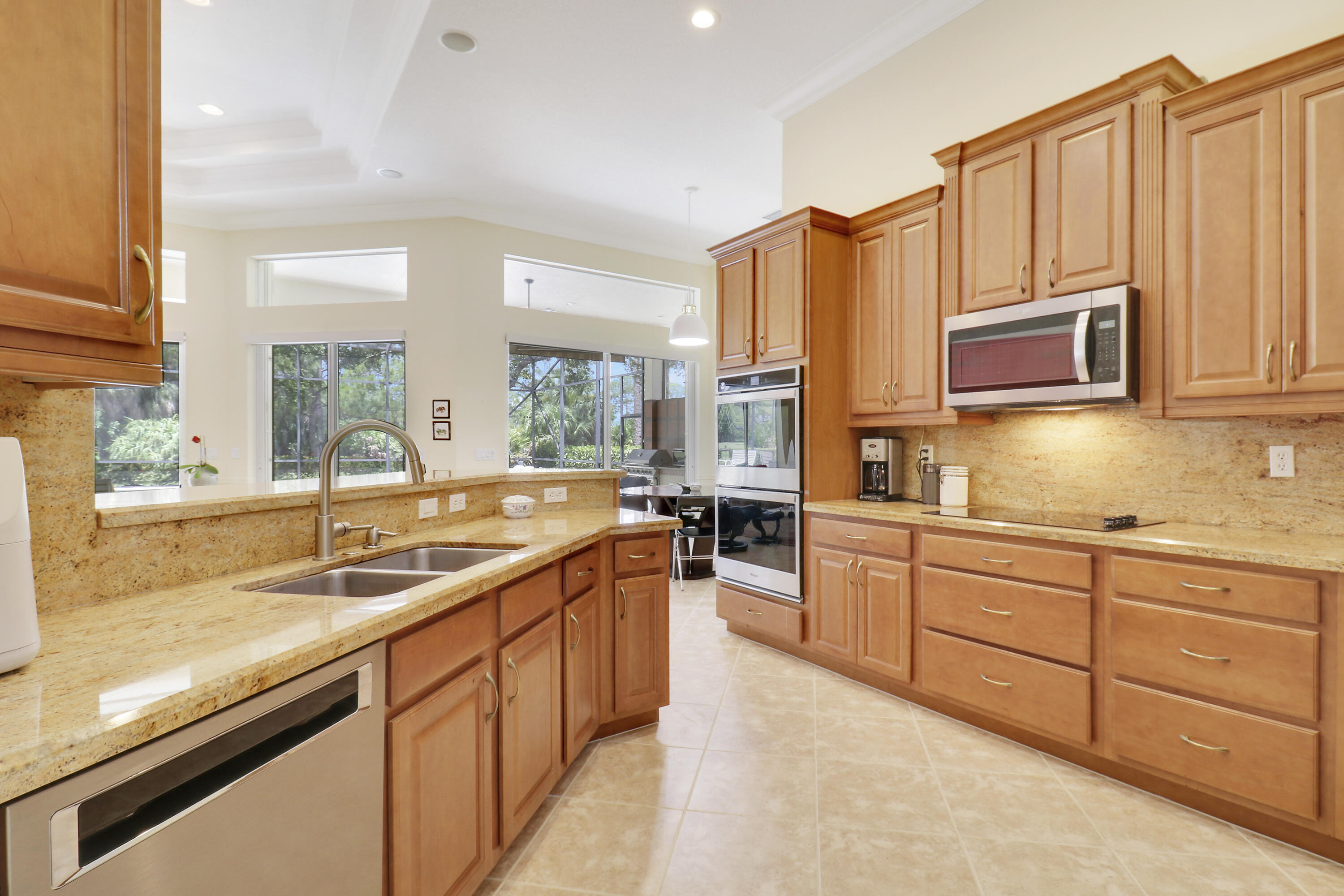 8613 Tompson Point Road Port St. Lucie, FL 34986 - Photo 20 of 78 Kitchen