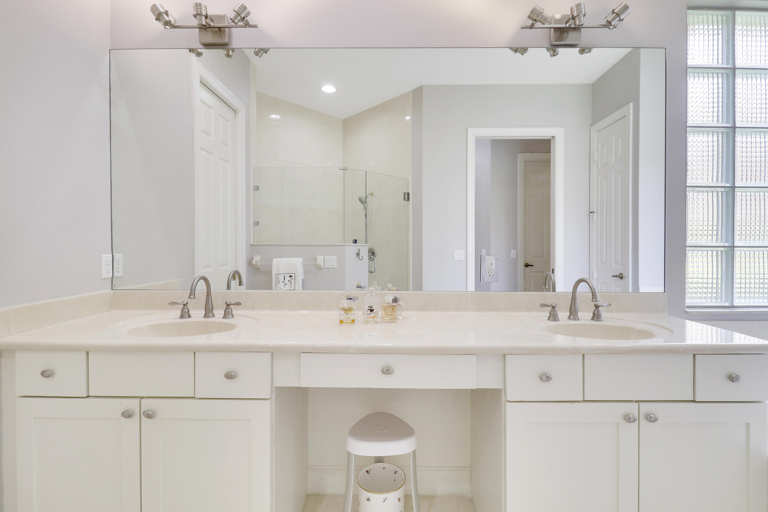 8613 Tompson Point Road Port St. Lucie, FL 34986 - Photo 32 of 78 Master Bathroom