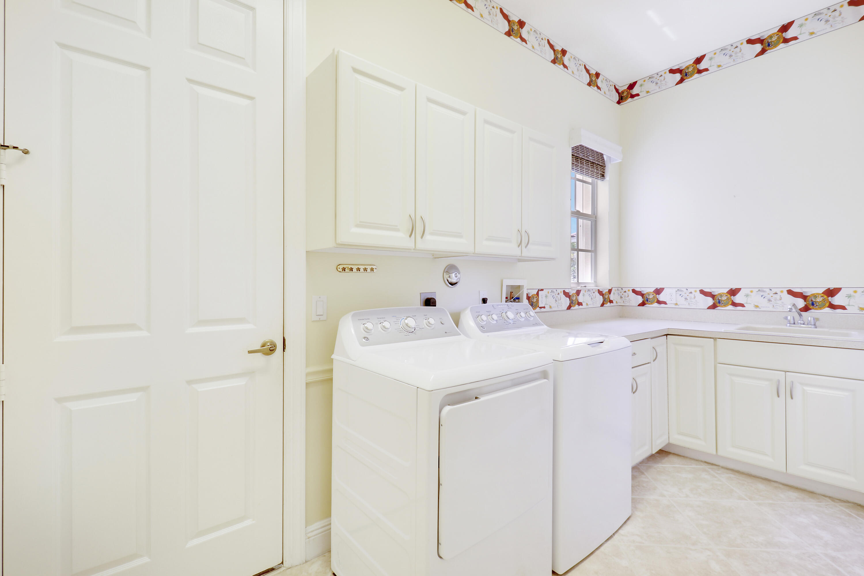 8613 Tompson Point Road Port St. Lucie, FL 34986 - Photo 42 of 78 Laundry Room