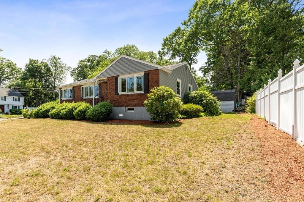 1 Hillcrest Road Wakefield, MA 01880 - Photo 3 of 33 Gallery Image 3