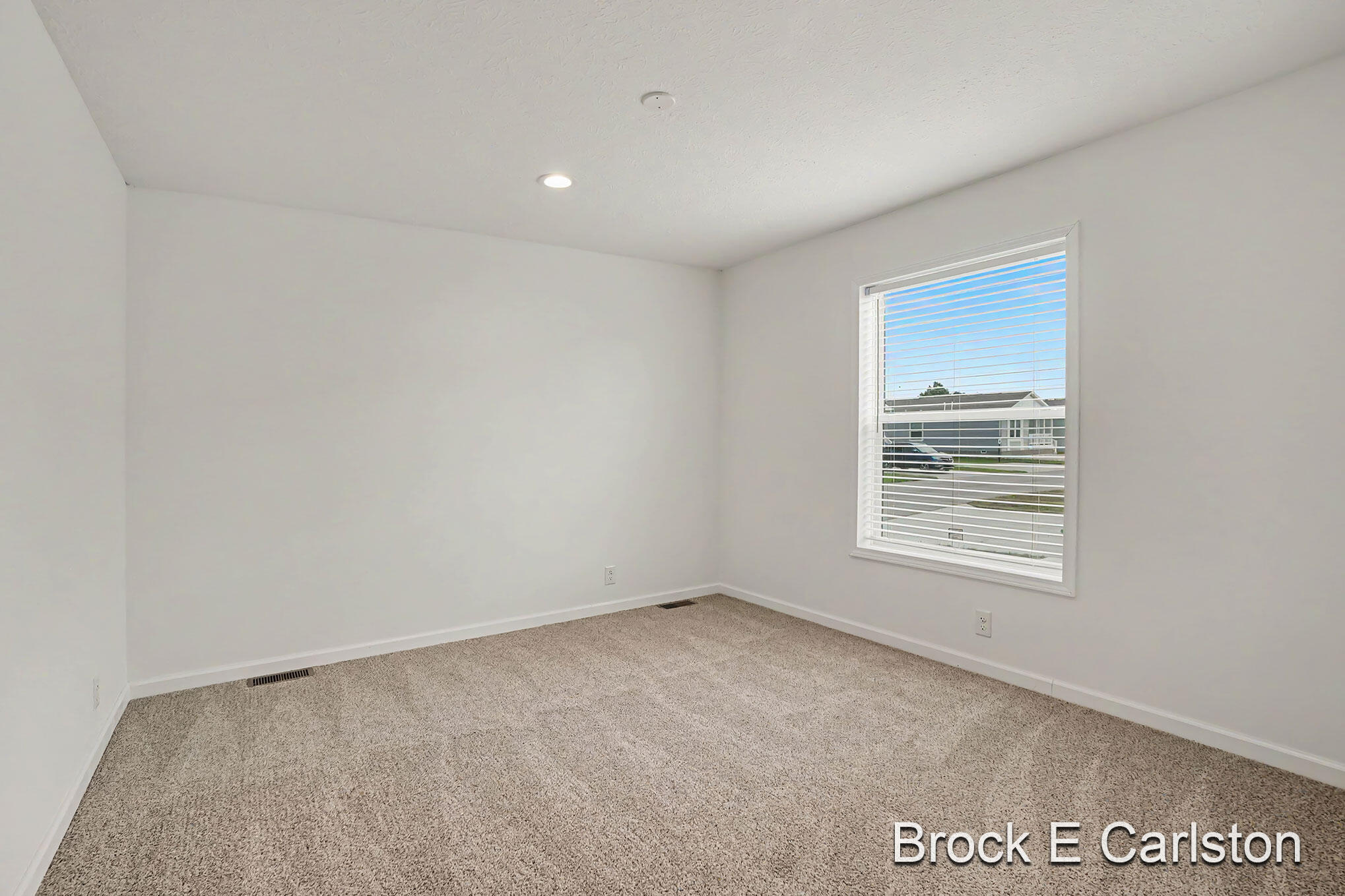 1283 East Ellis Road, Unit 27 Muskegon, MI 49441 - Photo 11 of 14 DNG05738